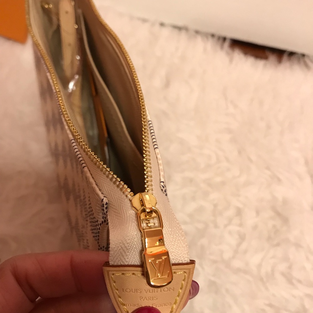azur  pochette accessories 😄Sold☘️ - Picture 6 of 9